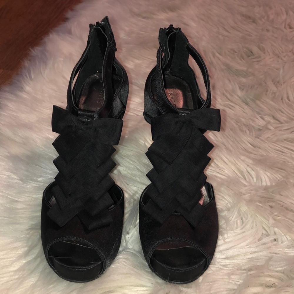 Black heels with bows